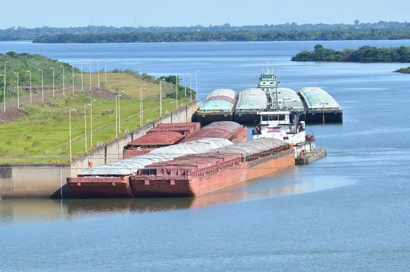 Bolivia importará crudo por la Hidrovía Paraguay-Paraná para producir el 60% de la gasolina que consume